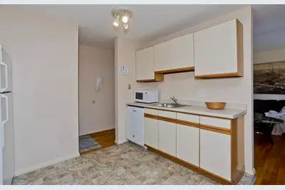 34 Regency Park Dr #34, Agawam, MA 01001 - Photo 5