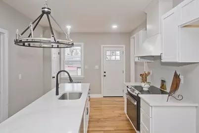 305 Dickinson St, Springfield, MA 01108 - Photo 1