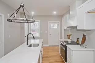 305 Dickinson St, Springfield, MA 01108 - Photo 1