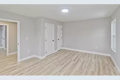 305 Dickinson St, Springfield, MA 01108 - Photo 11