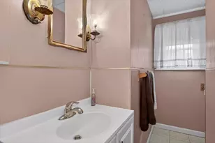 112 Shawmut Ave, Marlborough, MA 01752 - Photo 17