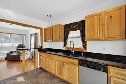 46 Kenwood St, Greenfield, MA 01301 - Photo 3