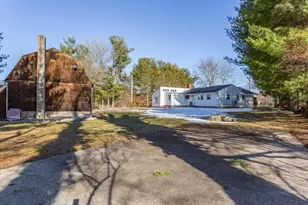 499 Elm St, Somerset, MA 02726 - Photo 5