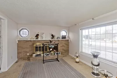 647 Plumtree Rd, Springfield, MA 01118 - Photo 5