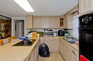 647 Plumtree Rd, Springfield, MA 01118 - Photo 9