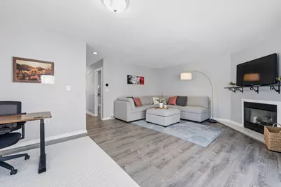 34 Boulderbrook Dr #34, Peabody, MA 01960 - Photo 5