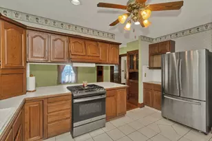 57 Lyndale St, Springfield, MA 01108 - Photo 17