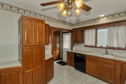 57 Lyndale St, Springfield, MA 01108 - Photo 15