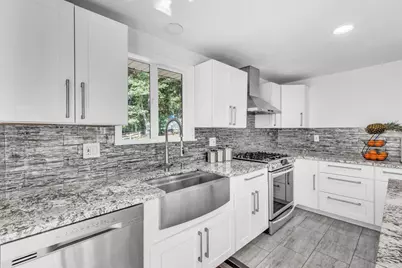 750 Wilbraham Rd, Springfield, MA 01109 - Photo 15