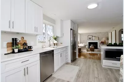 132 Lincoln St, West Springfield, MA 01089 - Photo 11