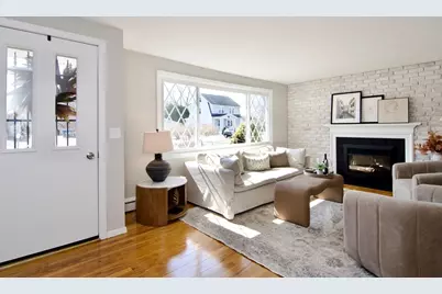 132 Lincoln St, West Springfield, MA 01089 - Photo 3