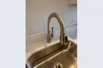 21 Bradlee Rd #52, Medford, MA 02155 - Photo 9