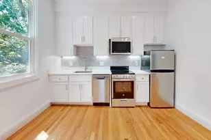 21 Regent Cir, Brookline, MA 02445 - Photo 7