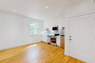 21 Regent Cir, Brookline, MA 02445 - Photo 5