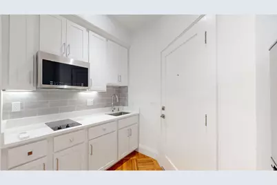 21 Regent Cir #1, Brookline, MA 02445 - Photo 11