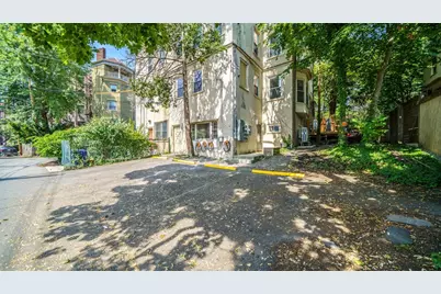 21 Regent Cir #1, Brookline, MA 02445 - Photo 19