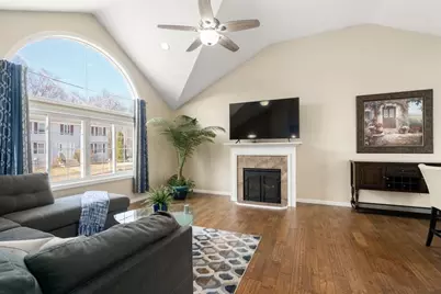 70 Moreland Green Dr, Worcester, MA 01609 - Photo 5