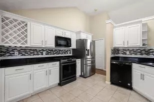 70 Moreland Green Dr, Worcester, MA 01609 - Photo 9