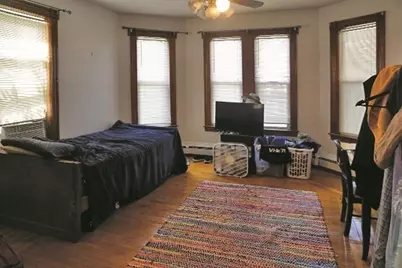 159 Brown St #1, Waltham, MA 02453 - Photo 5