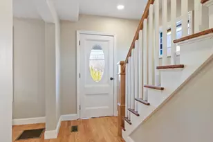 328 Oxford St N, Auburn, MA 01501 - Photo 5