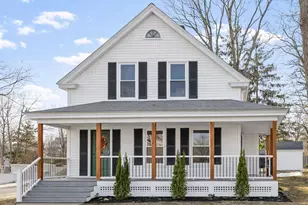 328 Oxford St N, Auburn, MA 01501 - Photo 1