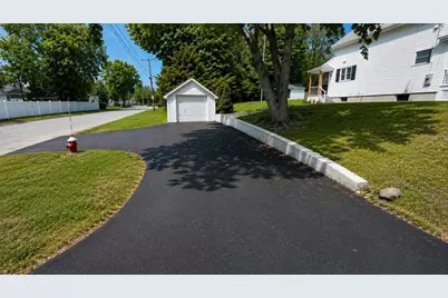328 Oxford St N, Auburn, MA 01501 - Photo 3