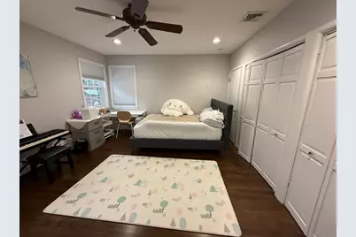 44 Rolling Ln, Newton, MA 02467 - Photo 9