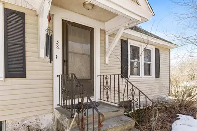 38 Garnet St, Worcester, MA 01607 - Photo 3