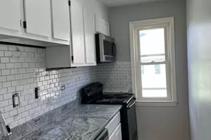 165 Oxford St, Auburn, MA 01501 - Photo 1