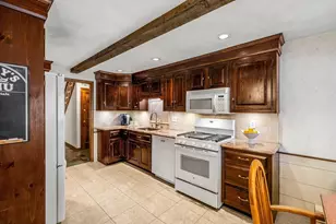 2 Garfield Ln W, Andover, MA 01810 - Photo 9