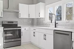 42 William St, Medford, MA 02155 - Photo 3