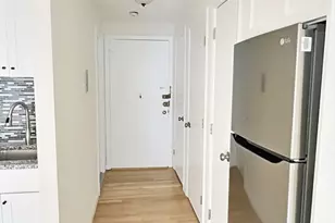 1039 Commonwealth Ave, Boston, MA 02215 - Photo 3