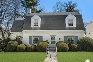 194 Parker, Newton, MA 02459 - Photo 1