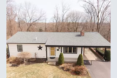 32 Crestwood Dr, Southbridge, MA 01550 - Photo 3