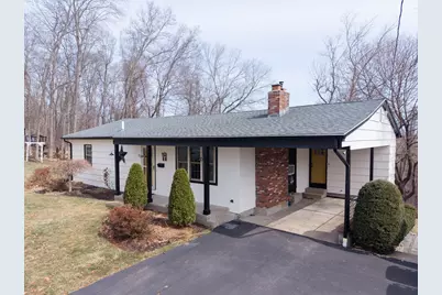 32 Crestwood Dr, Southbridge, MA 01550 - Photo 1