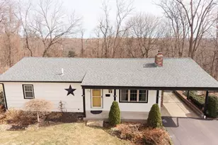 32 Crestwood Dr, Southbridge, MA 01550 - Photo 1