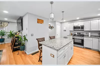 19 Observatory Ave, Haverhill, MA 01832 - Photo 3