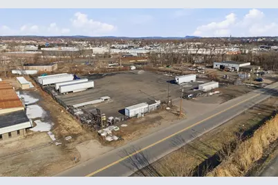 186 Agawam Ave, West Springfield, MA 01089 - Photo 3