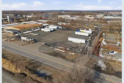 186 Agawam Ave, West Springfield, MA 01089 - Photo 1