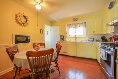 363 Brockton St, New Bedford, MA 02745 - Photo 17