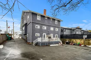 275 Lynnfield St, Lynn, MA 01904 - Photo 17