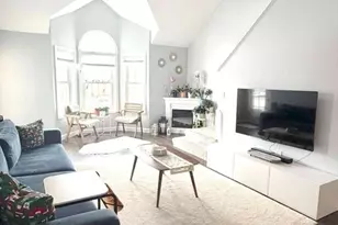 212 Carriage Ln, Taunton, MA 02780 - Photo 3