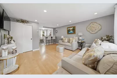 38 Village Green Dr #77, North Andover, MA 01845 - Photo 5