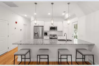68 Chestnut St #6, Newton, MA 02465 - Photo 1