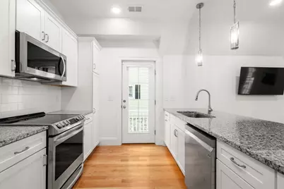 68 Chestnut St #6, Newton, MA 02465 - Photo 7
