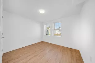 37 Cleveland St, Revere, MA 02151 - Photo 9