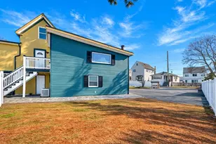 37 Cleveland St, Revere, MA 02151 - Photo 3