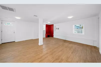 37 Cleveland St, Revere, MA 02151 - Photo 5