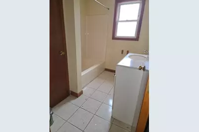 21 Bolton Street, Worcester, MA 01604 - Photo 9