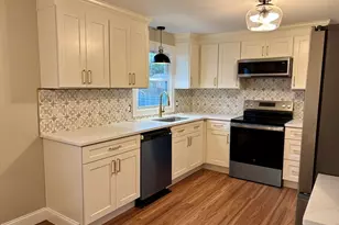 34 Flora St, Springfield, MA 01129 - Photo 7